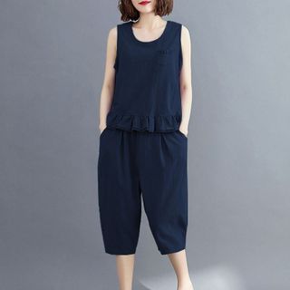 Bộ đũi nữ thiết kế năng động gồm áo sát nách và quần lửng - thời trang cho mùa hè T48 giá sỉ