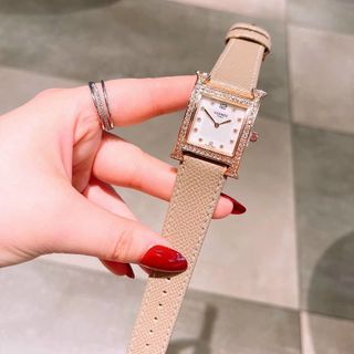 ĐỒNG HỒ HERRMES DA VUÔNG NỮ NEW