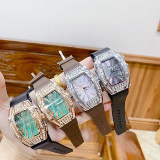 Đồng hồ Davena