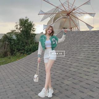 Áo khoác nỉ nút bomber croptop logo thêu chữ D