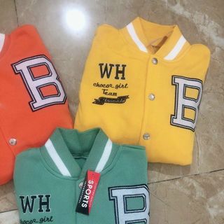 Áo khoác nỉ nút bomber croptop logo thêu chữ B