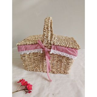 Giỏ picnic, giỏ cói chữ nhật đựng trái cây có nắp đậy đan có lót caro, hoa, sản xuất tại Việt Nam, hình thật chụp