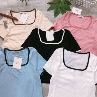 Áo thun cổ vuông croptop phối viền
