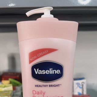 Sữa dưỡng thể Vaseline Mỹ vòi trắng 725ml giá sỉ
