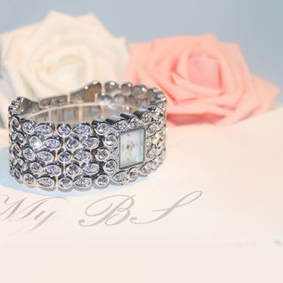 Đồng hồ bv vuông