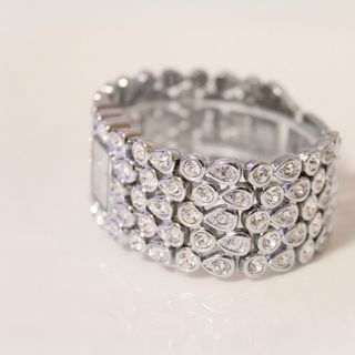 Đồng hồ bv vuông