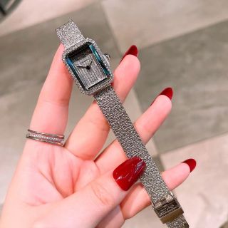 Đồng hồ chanel02 full đá vuông