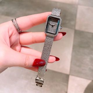 Đồng hồ chanel02 full đá vuông
