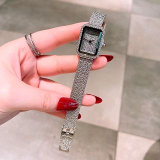 Đồng hồ chanel02 full đá vuông