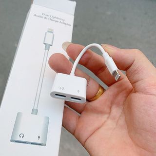 Jack Chia Cổng IPFREESHIPGiắc Chuyển Đổi 2 Cổng Vừa Sạc Vừa Cắm Tai Nghe Ổn Định Cho Các Dòng ip