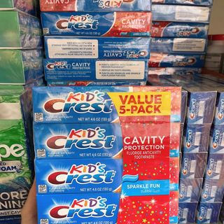 Kem đánh răng Crest