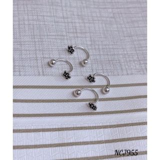 bông tai hoa hồng đen cách điệu
