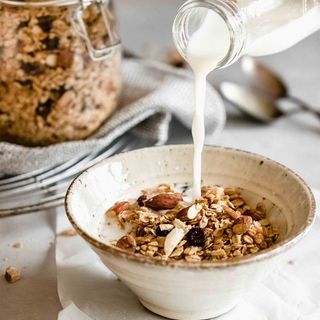 GRANOLA DÒNG CƠ BẢN 50% HẠT - 50% YẾN MẠCH