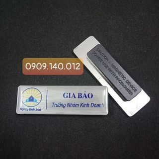 Bảng tên nhân viên, bảng tên đồng mạ vàng đẹp, bảng tên giá rẻ