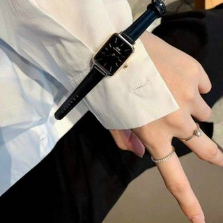 ĐỒNG HỒ D W DA VUÔNG NEW