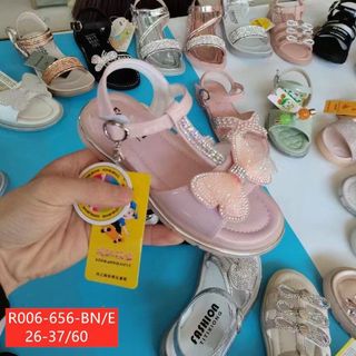 Lô sandal trẻ em/bé gái đế cao su mềm R006-656 giá sỉ