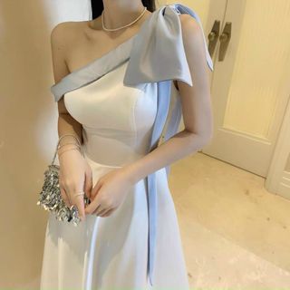 Maxi trắng xoè phối nơ siêu xinh