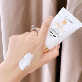 Kem chống nắng queenie skin