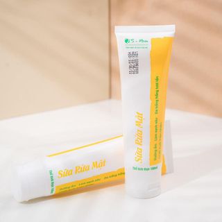 Sữa rửa mặt Smom làm sạch sâu, dịu nhẹ, giảm bã nhờn và se khít lỗ chân lông cho mẹ bầu và sau sinh