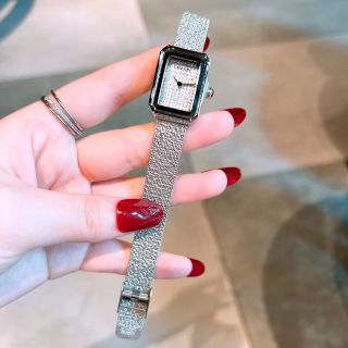 Đồng hồ chanel03 lắc nhỏ