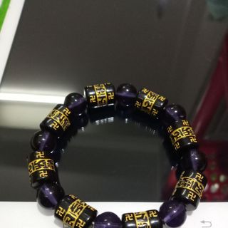 Chuỗi đeo tay màu tím mix màu đen