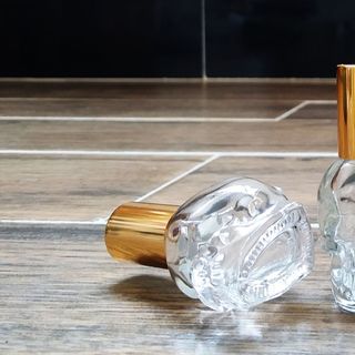 Bình Thủy tinh đầu lâu 10ml bi lăn Nắp Nhôm màu vàng ánh kim sang trọng đựng nước hoa mỹ phẩm dạng lổng trang điểm mắt