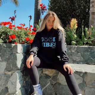 Áo sweater in GOOD VIBES form dưới 65kg