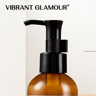 Sữa rửa mặt tạo bọt Vibrant Glamour dưỡng trắng , loại bỏ vết bản , mun giúp da chắc khoẻ