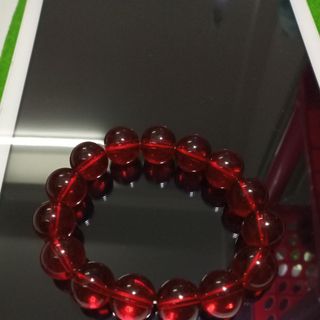 Chuỗi đeo tay 14 ly màu đỏ y hình