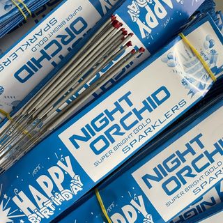 P H A O HOA SINH NHẬT GIÁ XƯỞNG THÙNG 1000BỊCH X 8QUE