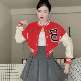 Áo khoác nỉ nút kiểu crotop lửng logo thêu chữ B
