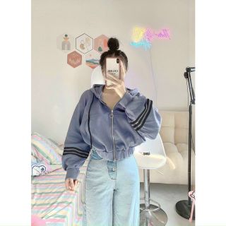 Áo khoác lửng chạy ba sọc tay có nón form dưới 65kg