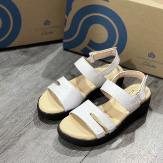Sandal clarks nữ