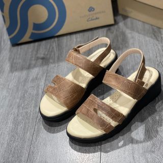 Sandal clarks nữ