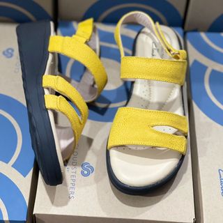 Sandal clarks nữ