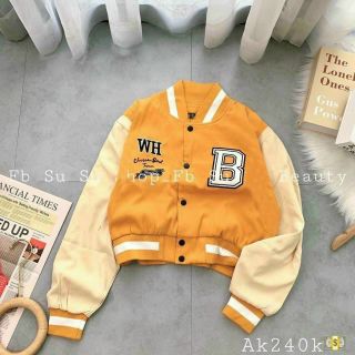 Áo khoác nỉ nút kiểu crotop lửng logo thêu chữ B 2 WH