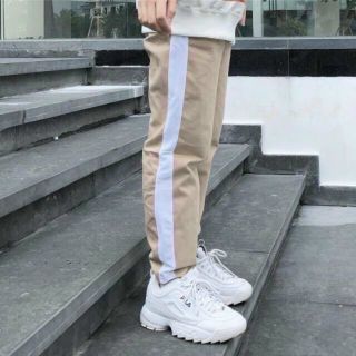 Quần kaki chạy sọc có ống suống và ống bo thun