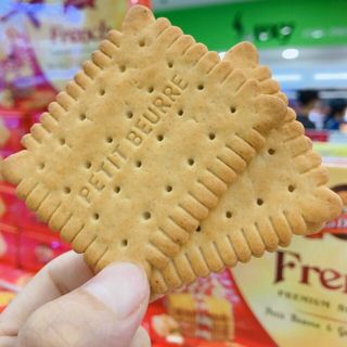 HỘP BÁNH TÂY CỰC NGON LẮM ĐÂY