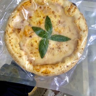 4 Cheese pizza (pizza 4 loại phô mai)