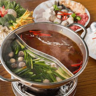 NỒI LẨU 2 NGĂN CÓ NẮP KÍNH