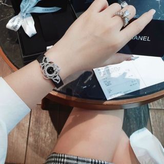 ĐỒNG HỒ CHANE RUBAN KÈM DÂY CHUYỀN SIÊU CẤP NEW