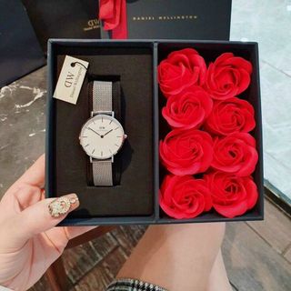 SET ĐỒNG HỒ D W LƯỚI KÈM HOA COUPLE CAO CẤP