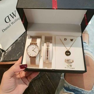 SET ĐỒNG HỒ D W KÈM DÂY CHUYỀN LẮC TAY NHẪN ĐÔI BÔNG