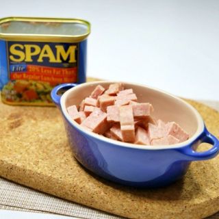 𝐓𝐇𝐈̣𝐓 𝐇𝐎̣̂𝐏 𝐒𝐏𝐀𝐌 - 𝐌𝐘̃ 1 LỐC 4 HỘP