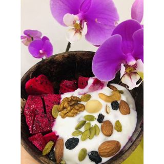 Bát gáo dừa, muỗng gỗ dừa bóng tròn đen đựng ngũ cốc granola, kem, mỹ phẩm, bé ăn dặm Unni