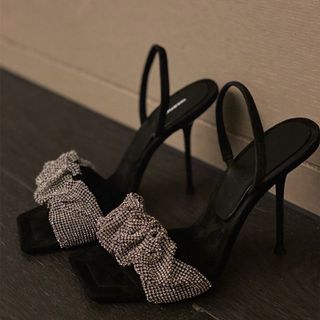 Giày cao gót quai mảnh gót nhọn