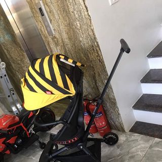 Đẩy du lịch có mái d2
