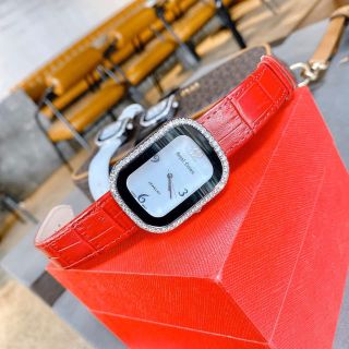 Đồng hồ đeo tay nữ Royal Crown