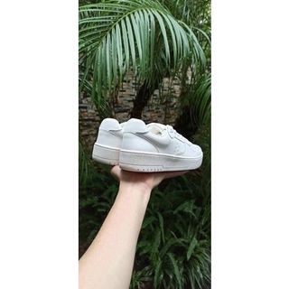 giày thể thao trắng stradiva xuất dư xịn