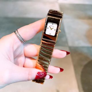 Đồng hồ rado06 vuông nữ đẹp